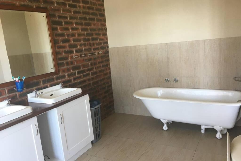 Bazley High Rocks Holiday home